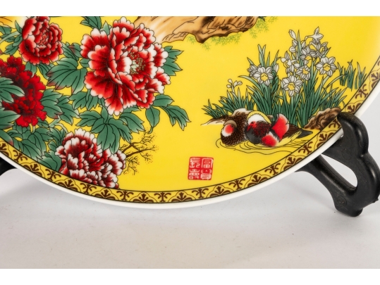 Decorative Chinese Decorative Porcelain Plate With Peacock Motif