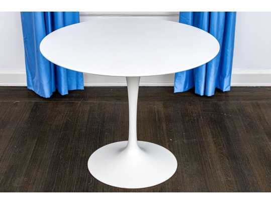 Knoll Studio Saarinen Tulip Table