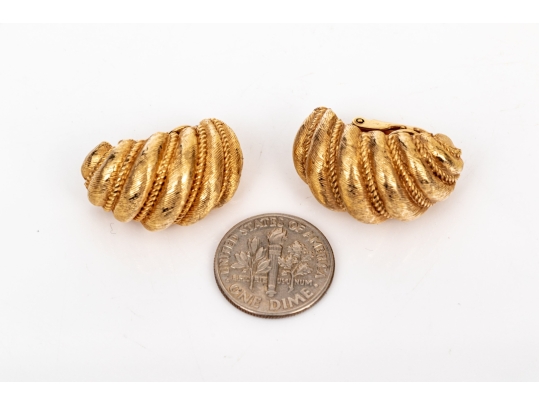 Boucheron 18k Yellow Gold Magnificent Vintage Matte Ribbed Shrimp Style Earrings