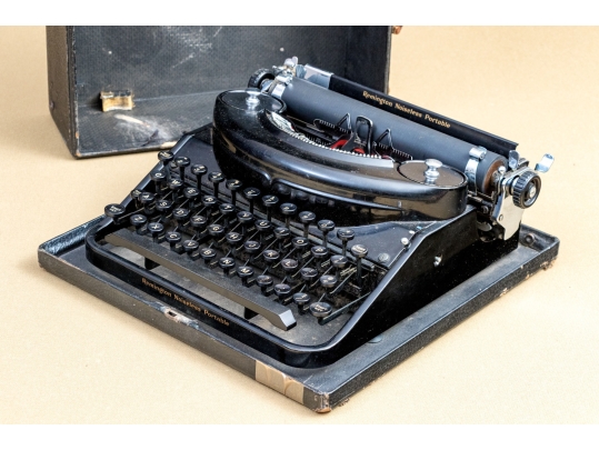 Antique Remington Noiseless Portable Typewriter With Original Case