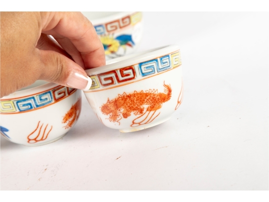 Chinese Porcelain Dragon And Phoenix Plate With Eight Tea Cups